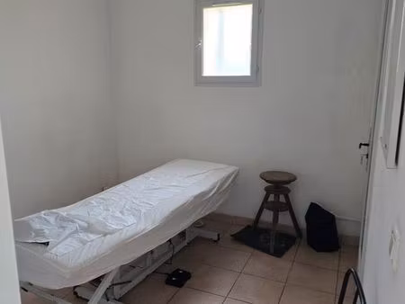 loue local commercial bureau