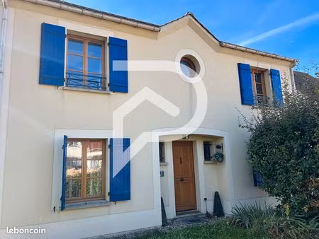 pavillon 7 pièces 145 m²