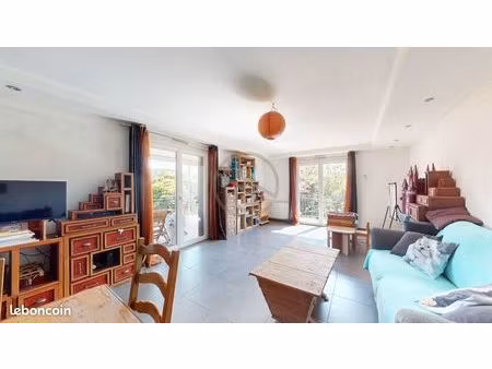 maison 8 pièces 185 m²