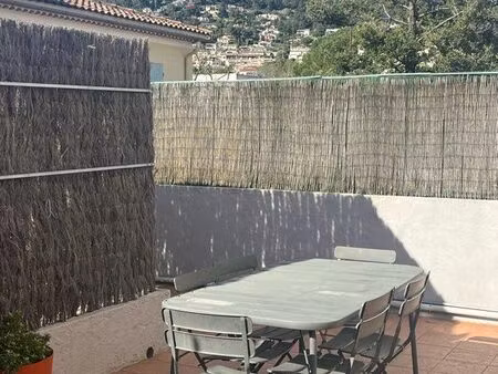 t2 meuble centre ville-grande terrasse