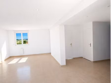 f4 spacieux à la campagne – proche beauvais – environnement paisible