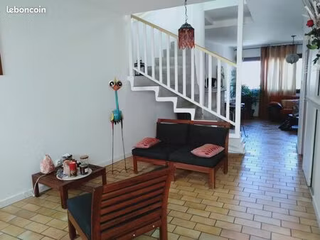 a vendre  appartement atypique type 5