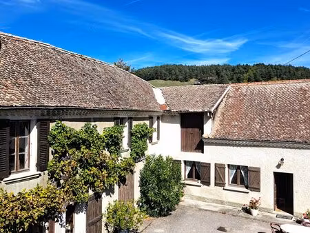 ancienne ferme en pierre