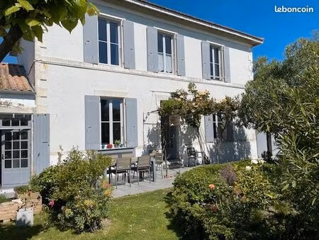 magnifique maison charentaise de 230 m² de charme et d’authenticité