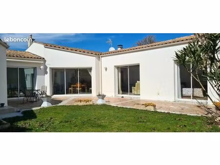 villa 4 pièces 144 m²
