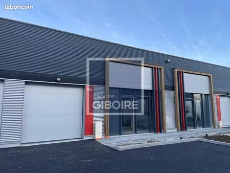 local d'activité 141 m²