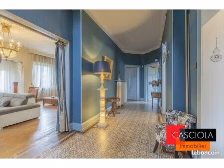 maison 9 pièces 259 m²