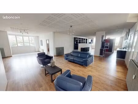 maison 7 pièces 241 m²