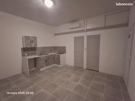 appartement t2 rénové au rdc avec cour privative – centre de fumel