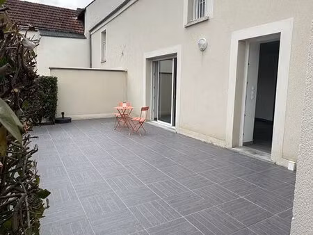 t3 refait à neuf — grande terrasse plein sud 40m²