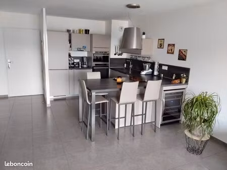 appartement - 65m² - 3 pieces