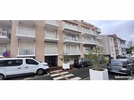 arcachon – local professionnel / bureaux 122 m² – rez-de-chaussée – parking