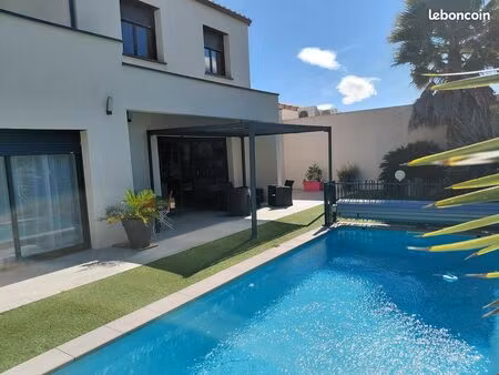 villa contemporaine 141 m² – fin 2018 - excellent état -4 chambres – piscine chauffée – dp