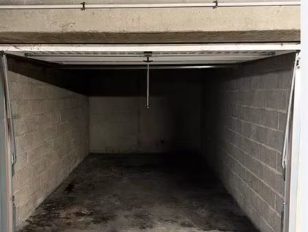 garage fermé sécurisé - centre ville chavagne