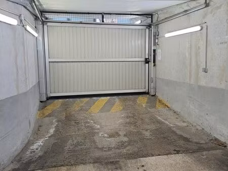 loue parking souterrain securisé