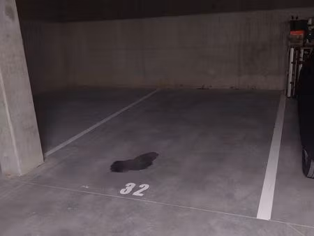 place parking sous terrain à louer