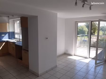 loue f4 avec terrasse et garage