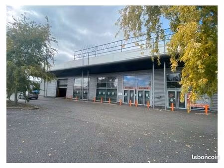 local commercial 1 583 m²