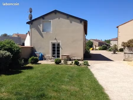 maison mitoyenne dans ancienne ferme rénovée