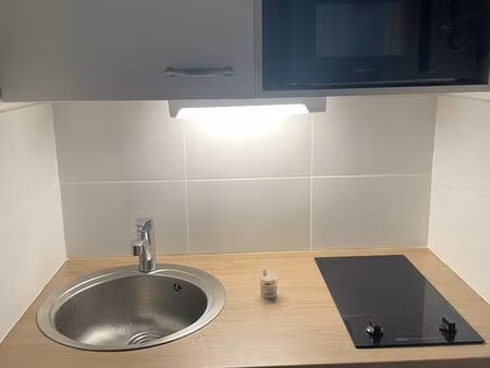 loue studio de 21 m2 place du president coty