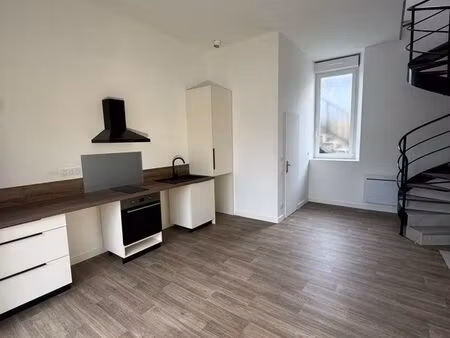 t2 entièrement rénové - 42 m2 - parking privatif