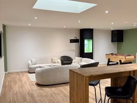 bureau à louer à murs erigné