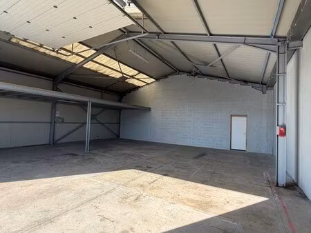 local - hangar - stockage - commerce