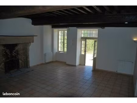 location maison mitoyenne dans les dépendances de l'abbaye de la ferté