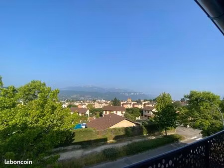 maison avec vue exceptionnelle sur voiron et proche de la sortie autoroute