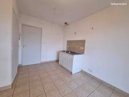à louer – appartement 2 pièces – 30 m² – centre bourg