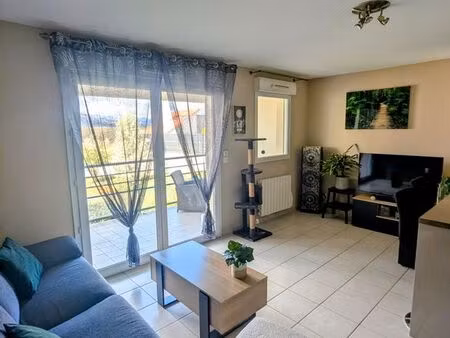 charmant t2 avec balcon et très belle vue sur le plateau de gergovie et le puy-de-dôme  da