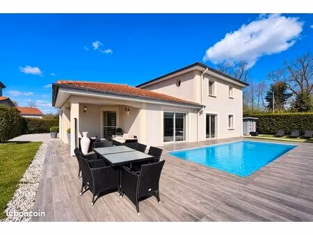 maison 7 pièces 174 m²