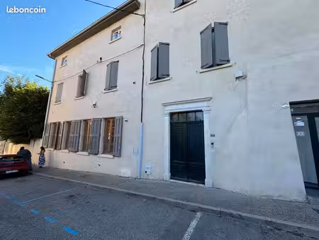 appartement ventilé situé en centre-ville t3 meublé 105 m2 entièrement rénové  meublé et é