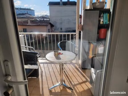 appartement à louer à roussillon