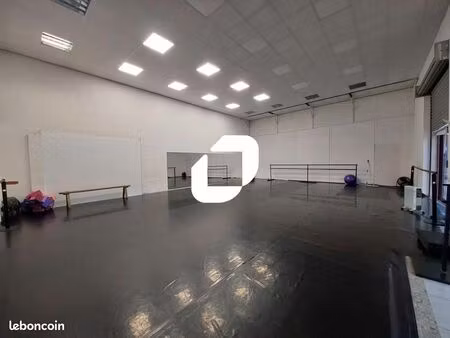 local commercial 145 m²