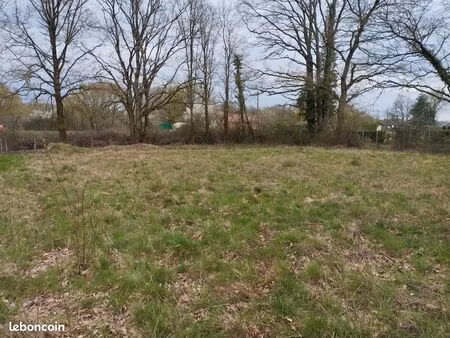 terrain à 2000m du centre de st germain du bois