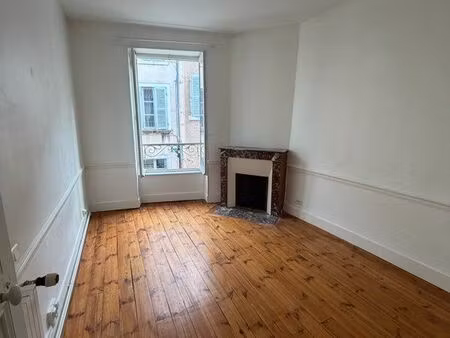 maison centre ville + grand garage