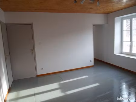 app f3 de 65m2 au 1er étage