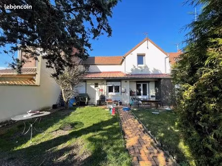immeuble 7 pièces 130 m²