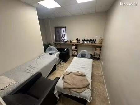 local commercial equipé hair spa ideal esthetique
