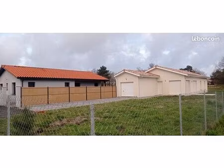 maison de plain pied avec garage et 3 chambres