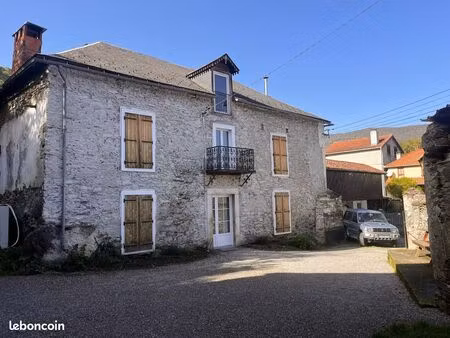 maison de caractère rénovée 140 m² – 5 chambres – combles aménageables 70 m²