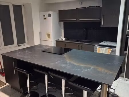 location maison de ville en triplex