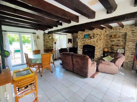 maison en pierre du pays + 2000 m2 de terrain