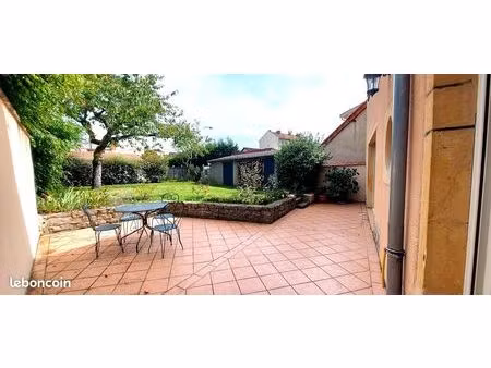 nouveaute paray-le-monial- maison familiale de 174m2  jardin  garage  proche centre ville