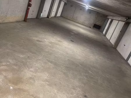 garage fermé au poterie