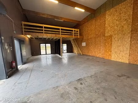 local commercial ou artisanal + mezzanine