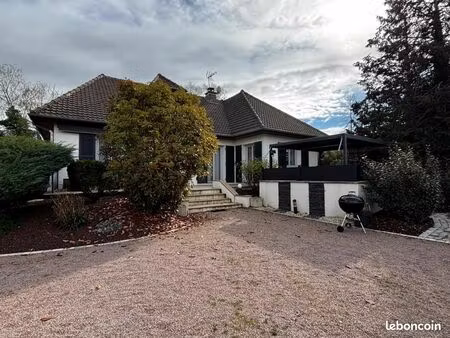 maison 8 pièces 165 m²