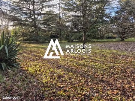 terrain 624 m² leognan