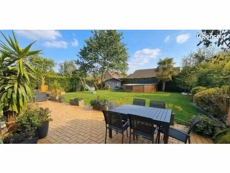 maison familiale 147 m² avec jardin  terrasse et piscine sur parcelle de 600 m²